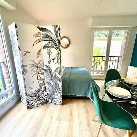 Apartment 35 M2#design Luxe #chateau #insead#bestofblo6